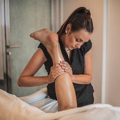 MASSAGGIO SPORTIVO ALL'OLIO MASSAGGIO SPORTIVO ALL'OLIO