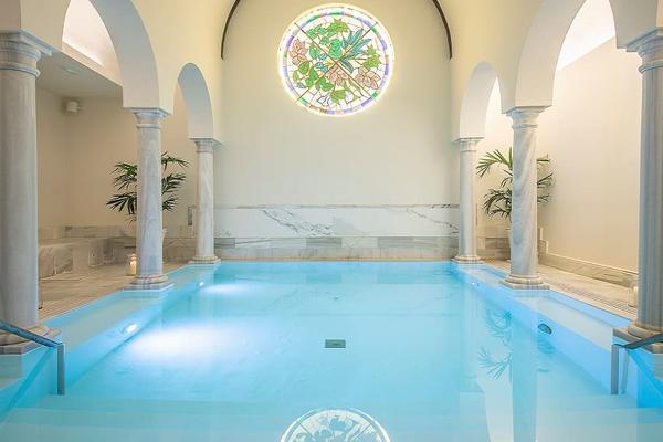 ACCESSO ALLA SALA COLONNE (2 PERSONE) ESCLUSIVAMENTE PER GLI OSPITI DEL GRAN HOTEL LAS CALDAS ACCESSO ALLA SALA COLONNE (2 PERSONE) ESCLUSIVAMENTE PER GLI OSPITI DEL GRAN HOTEL LAS CALDAS